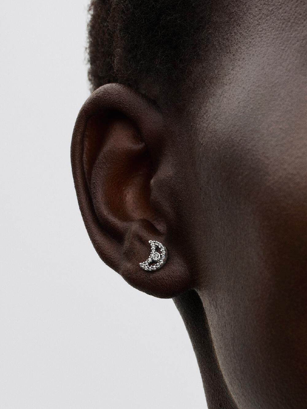 Sparkling Moon Stud Earrings H0 G9
