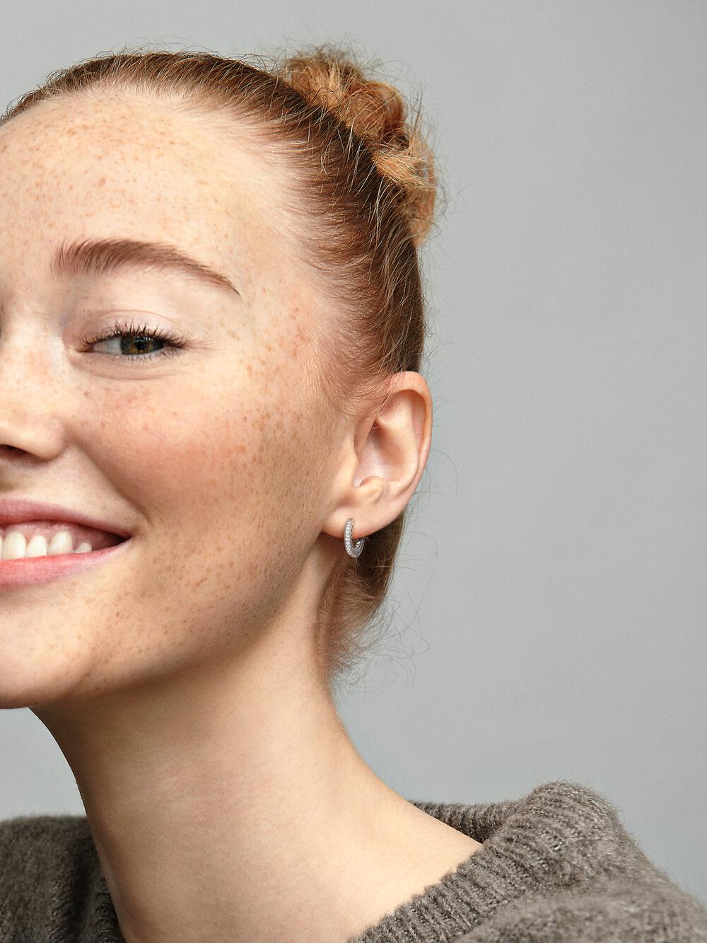 Pavé Heart Hoop Earrings Z8 55