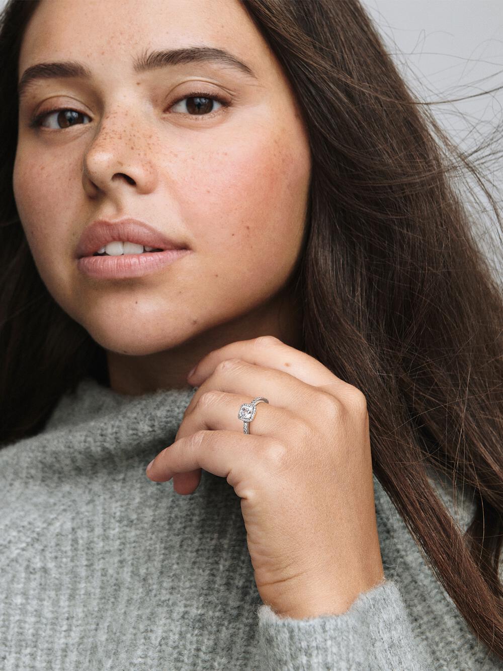 Square Sparkle Halo Ring K5 bx