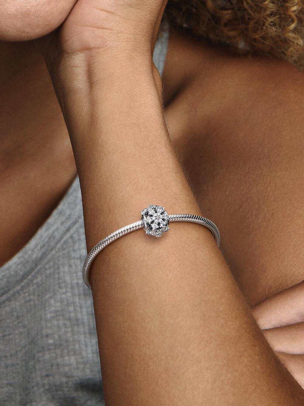 Sparkling Herbarium Cluster Round Charm X3 hP