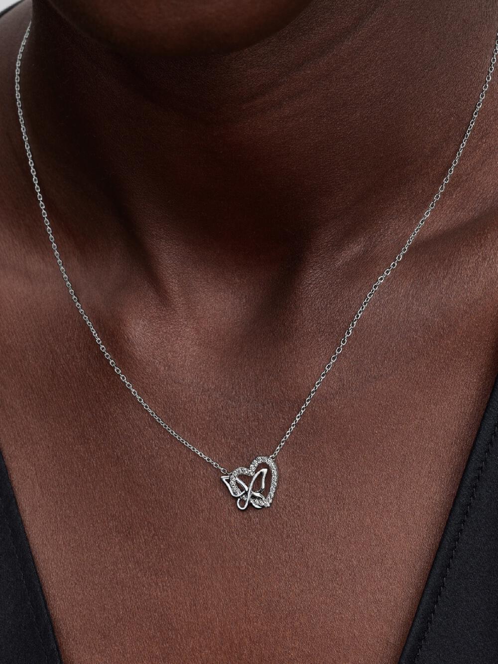 Entwined Heart & Butterfly Pendant Necklace S8 Qb