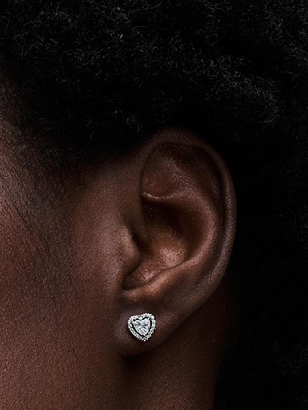 Elevated Heart Stud Earrings M0 iX